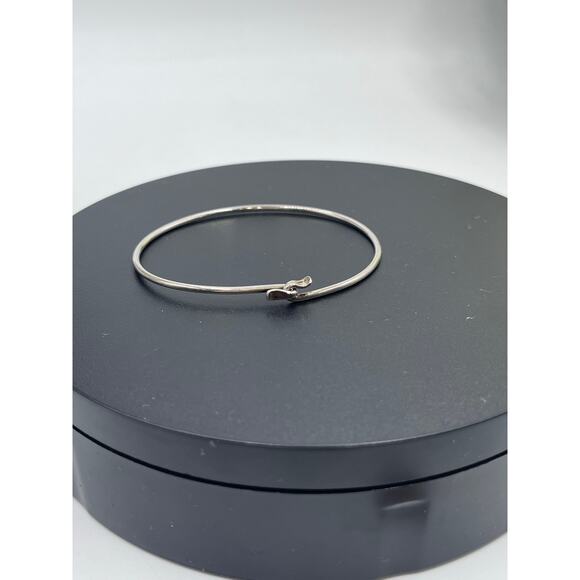 Sterling Silver Designer Signed 925 Hook and Loop Closure Cuff Bracelet - Picture 4 of 8